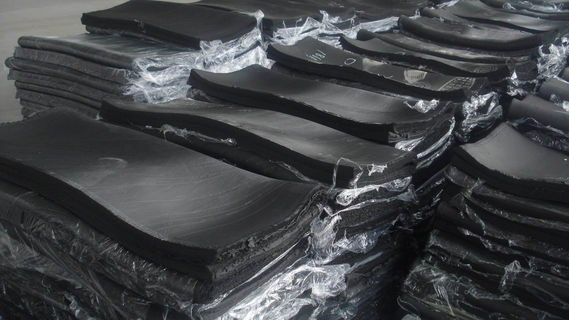 氧化鈣橡膠消泡劑應(yīng)用場(chǎng)景圖