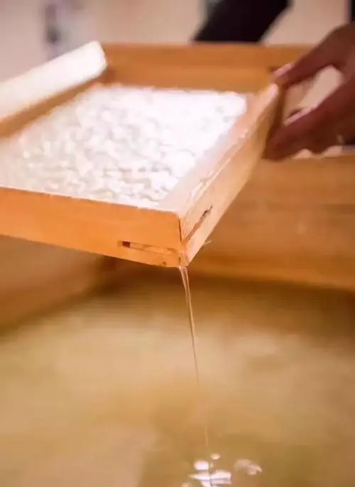 面巾紙用抄紙消泡劑應(yīng)用場(chǎng)景圖